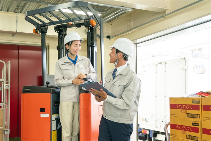 02_フォークリフト系】58991432_M_R.jpg