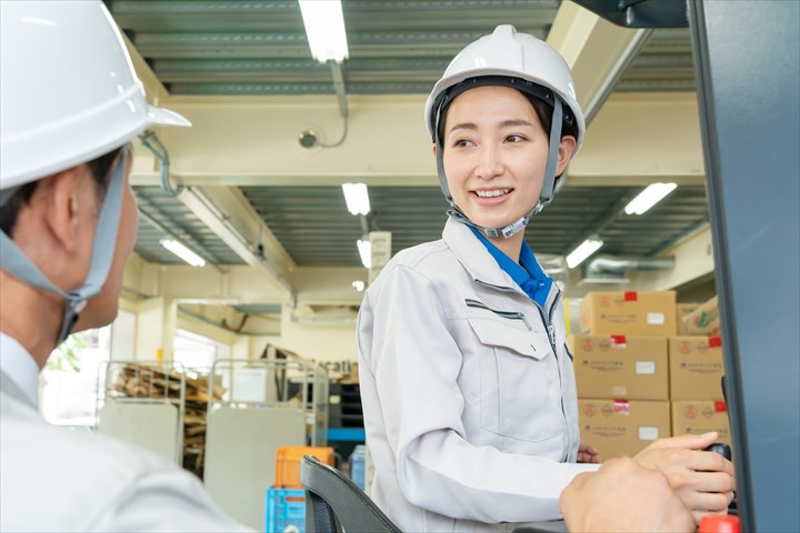 02_フォークリフト系】58991449_M_R.jpg