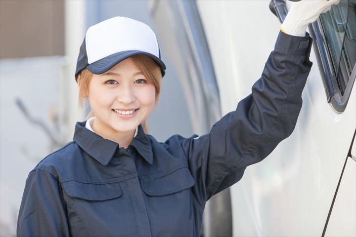 《綾部市》週払いOK・2ｔ～大型車など車両の陸送ドライバー！（Web面接OK・曜日固定休み）