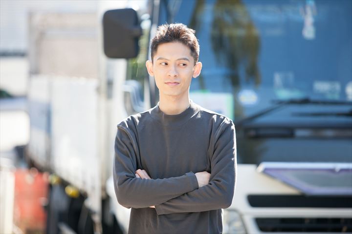 《文京区》週払いOK・2ｔ車での古紙全般の回収ドライバー（Web面接OK・高収入）