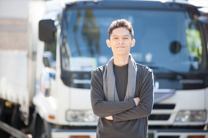 《印西市》週払いOK・2ｔ～大型車でのオークション会場への回送ドライバー！（Web面接OK・運転メイン）