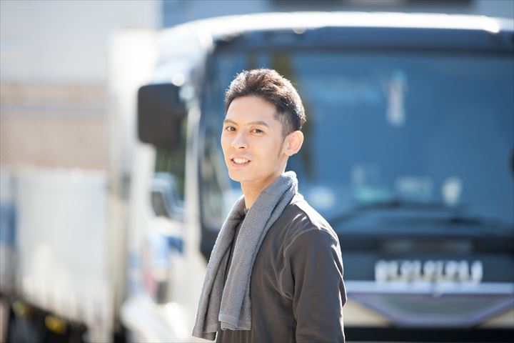 《横浜市都筑区》週払いOK・2ｔ～大型車での車両の陸送、回送ドライバー！（Web面接OK・運転中心）