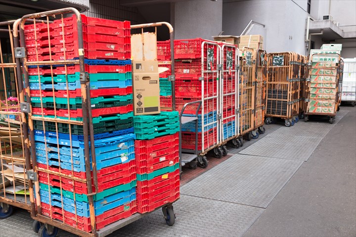 《習志野市》週払いOK・大型車での雑貨・食品などのセンター間配送ドライバー！（高時給・週休2日）