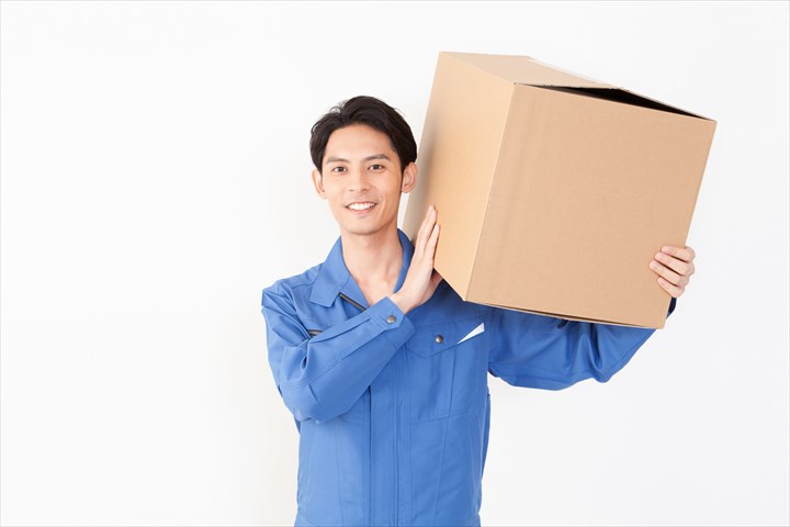 《入間郡三芳町》週払いOK・大型車での雑貨のセンター間配送ドライバー！（高時給・夜勤）