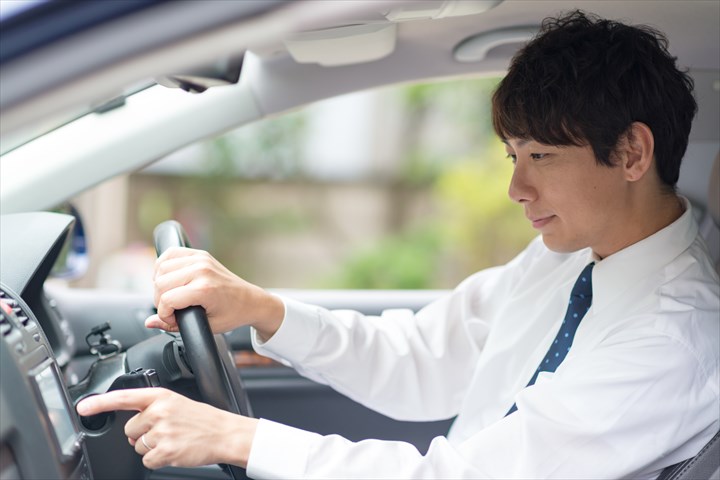 《金沢市》週払いOK・普通車での営業の運転代行スタッフ！（普通免許・シニア活躍中）