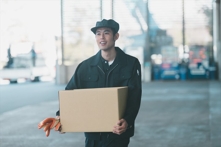 《神栖市》週払いOK・4ｔ車での企業向け一般貨物の集配ドライバー！（Web面接OK・高時給）