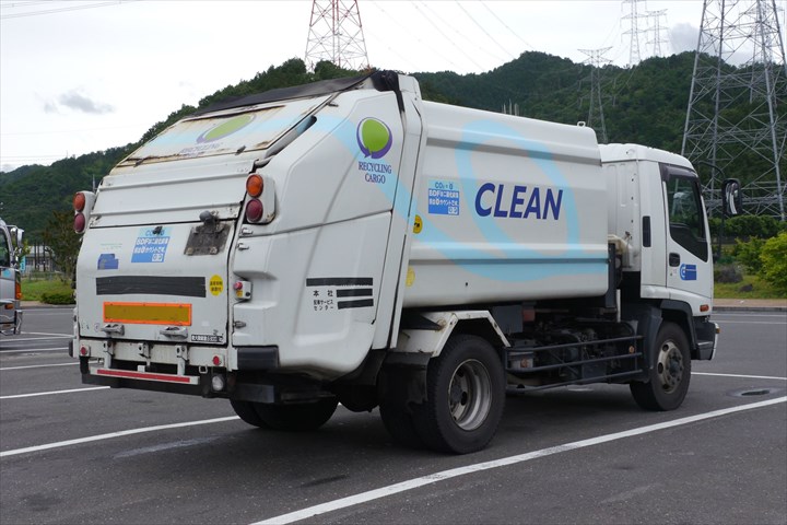 《八王子市》週払いOK・3ｔ～4ｔパッカー車での古紙回収ドライバー！（土日休み・高時給）