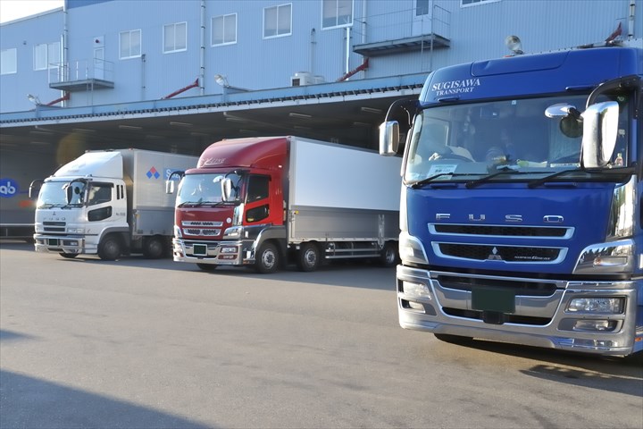 《八幡市》週払いOK・車輌の塗装作業スタッフ！（高時給・土日休み）