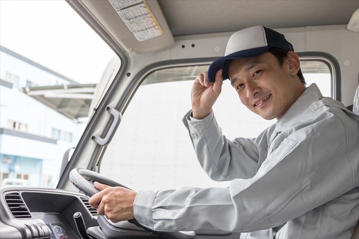 《江東区》週払いOK・2ｔ箱車での企業へのオフィス什器の配送ドライバー！（Web面接OK・駅チカ）