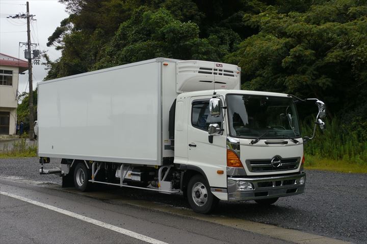 《市川市》週払いOK・3ｔ車でのフローズン商品のコンビニ配送ドライバー！（Web面接OK・高時給）