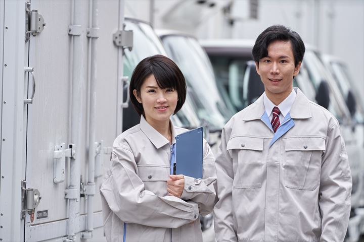 《桑名市》人材紹介・4ｔ車での食品のセンター間配送ドライバー！（安定収入・週休2日）