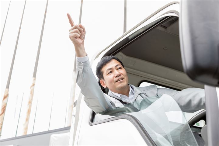 《八代市》週払いOK・2ｔ車での企業向け一般貨物の集配ドライバー！（（Web面接OK・土日祝休み）