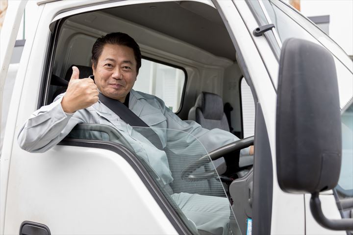 《志木市》週払いOK・2ｔ車での建築現場への電材や鉄配管の配送ドライバー！（Web面接OK・高時給）