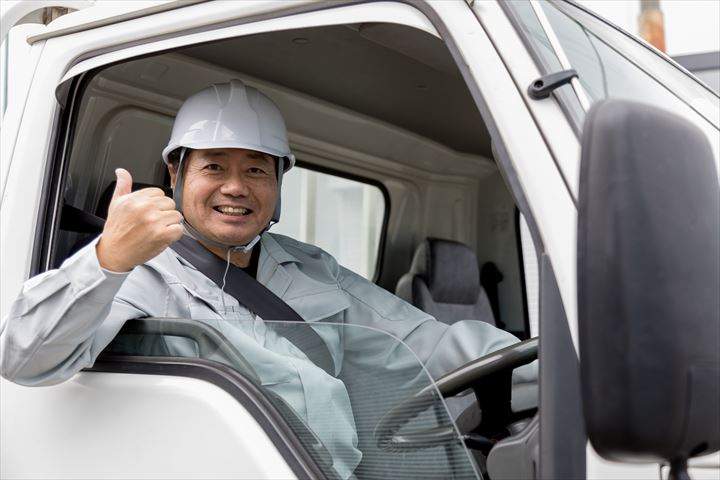 《神戸市兵庫区》週払いOK・2ｔ車での生鮮食品の店舗配送ドライバー！（Web面接OK・夜勤）