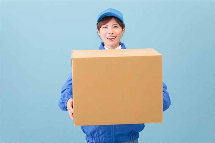 《練馬区》週払いOK・2ｔ車でのコンビニへの食品配送ドライバー！（ルート配送・高収入・日勤帯）