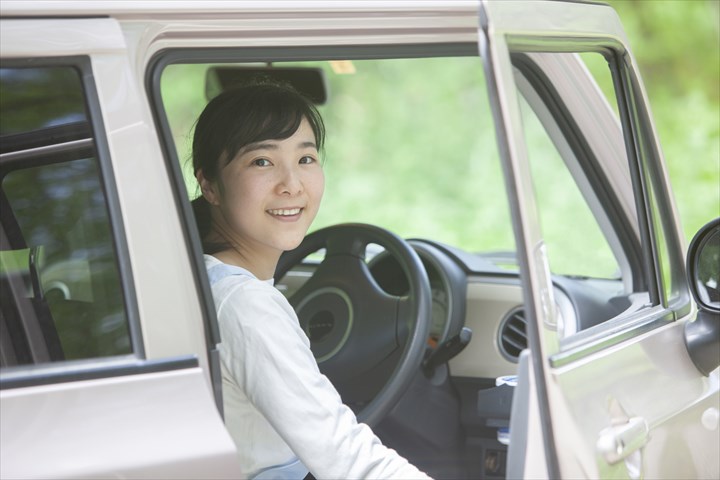 《北区》週払いOK・普通車での個人宅や介護施設への医師や看護師の送迎ドライバー！（Web面接OK・高時給）