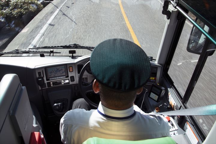 《浦安市》週払いOK・大型バスでのホテル利用者や従業員の送迎ドライバー！（Web面接OK・超高時給）