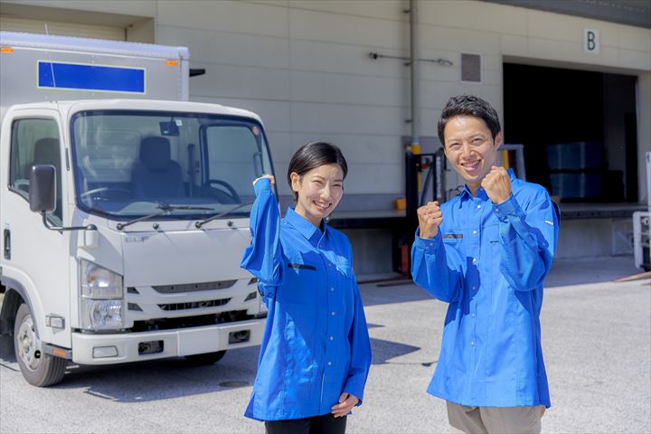 《江東区》週払いOK・3ｔ車での病院等へのリネン品の配送ドライバー！（Web面接OK・高時給）