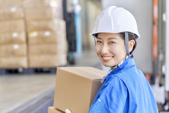 《市川市》週払いOK・3～4ｔ車でのチルド食品の店舗配送ドライバー！（Web面接OK・高収入）