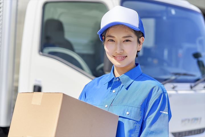 《久世郡久御山町》週払いOK・2ｔ車での小売店へのアイスクリームの配送ドライバー！（固定ルート・日勤）