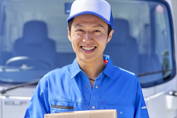 《高浜市》週払いOK・3ｔ車でのセンターや店舗への日配品の配送ドライバー！（高収入・週休2日）
