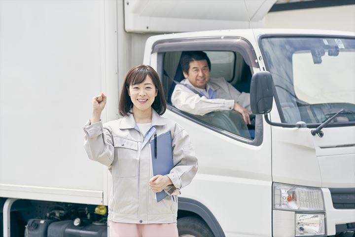 《市川市》週払いOK・3ｔ車でのフローズン商品のコンビニ配送ドライバー！（Web面接OK・高収入）