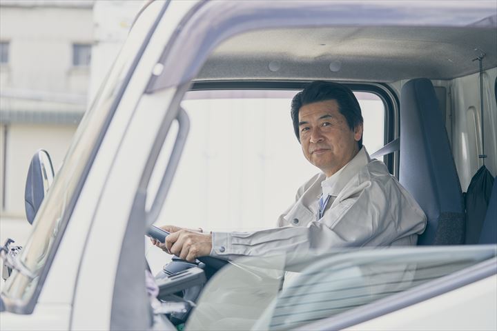 《船橋市》週払いOK・4ｔ車でのセンターへの福祉用具の配送ドライバー！（Web面接OK・高時給）