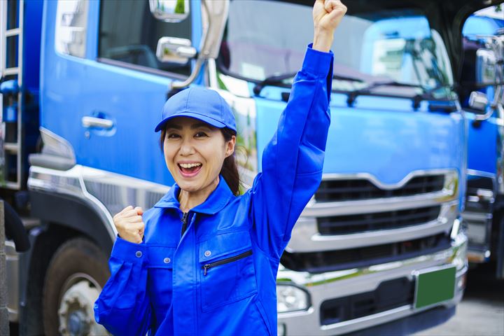 《富士吉田市》週払いOK・2ｔ～大型車両の陸送ドライバー！（Web面接OK・シニアOK）