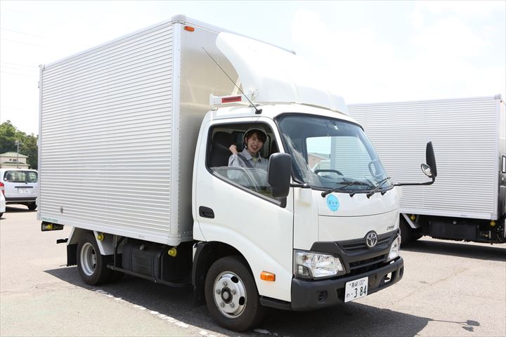 《足利市》週払いOK・1.5ｔ車でのホテルや居酒屋などへの3温帯食品の配送ドライバー！（Web面接OK・高時給）