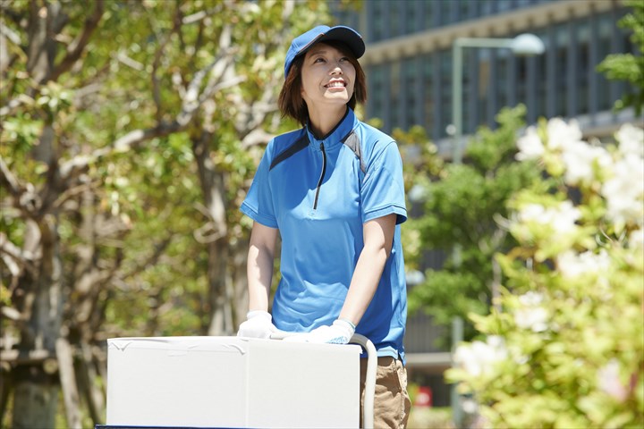 《綴喜郡宇治田原町》週払いOK・3ｔ車での工場などへの金属製品配送ドライバー！（土日祝休み・AT限定OK）