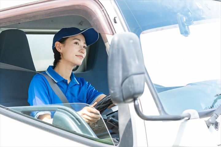 《江戸川区》週払いOK・1.5ｔ車での食品や雑貨の個人宅への配送ドライバー！（Web面接OK・AT限定可）