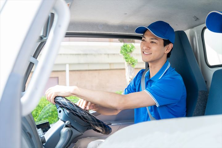 《水俣市》週払いOK・4ｔ車での企業向け一般貨物の集配ドライバー！（土日祝休み・日勤）