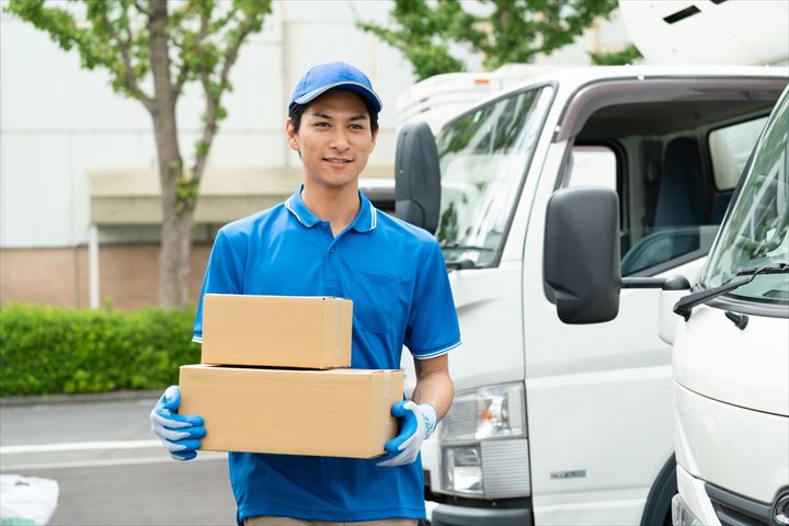 《厚木市》週払いOK・3ｔ車でのドライ商品のルート配送ドライバー！（週休2日・楽々カゴ配送）