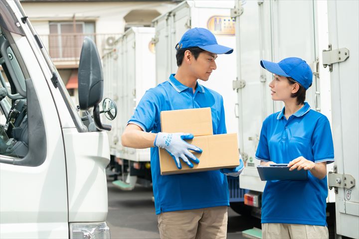 《大阪市城東区》週払いOK・2ｔ車での新聞の店舗配送ドライバー！（Web面接OK・短時間11:30～14:30）