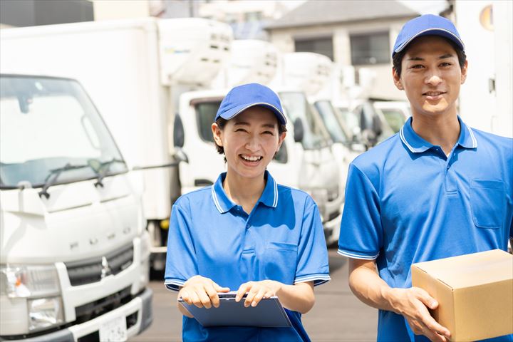 《江東区》週払いOK・2ｔ車での飲食店等への食品配送ドライバー！（高収入・週休2日）
