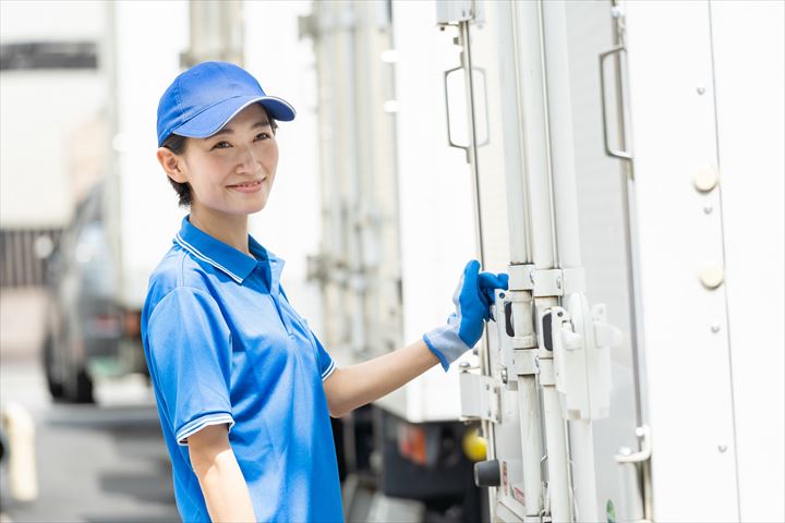 《守山市》週払いOK・3ｔ車での自動販売機への飲料配送ドライバー！（週休2日・AT限定）