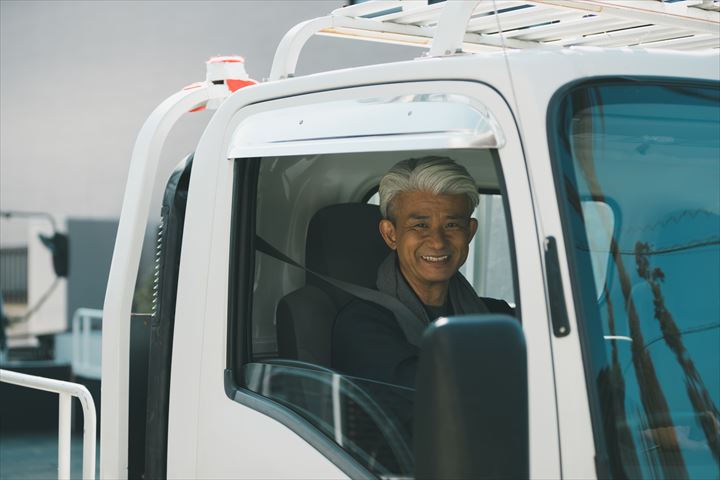 《池田市》週払いOK・1.5ｔ車での個人宅への商品の配送ドライバー！（週休2日・AT限定OK）