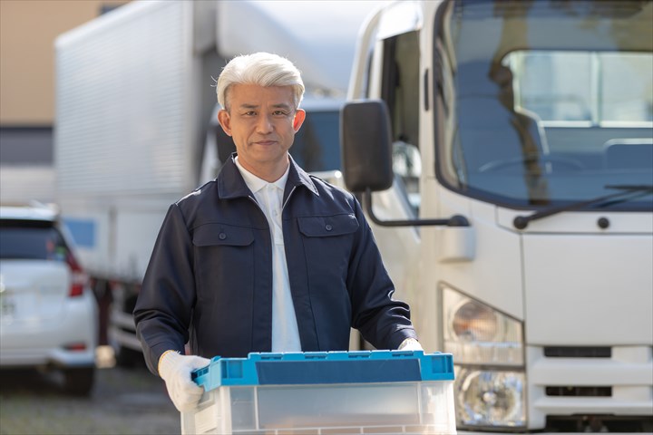 《一宮市》週払いOK・4ｔ車での 建築現場から出る端材などの回収ドライバー！（Web面接OK・高時給）