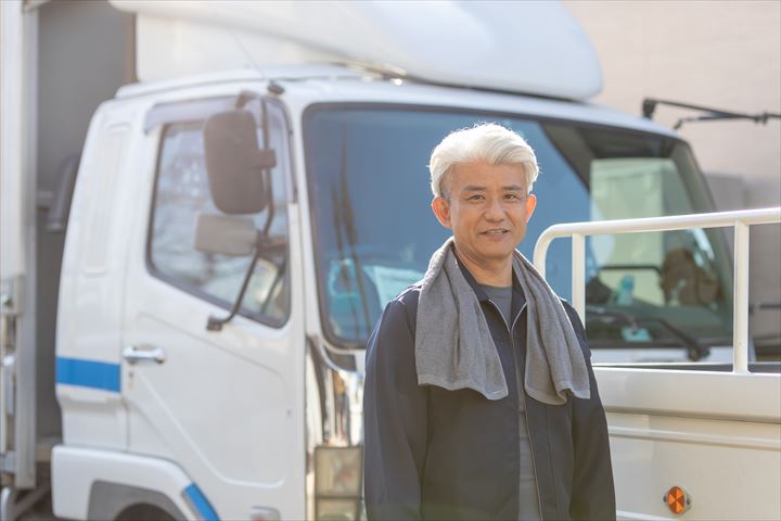 《岐阜市》週払いOK・2ｔ～4ｔ平車での古紙等の回収ドライバー！（高時給・土日休み）