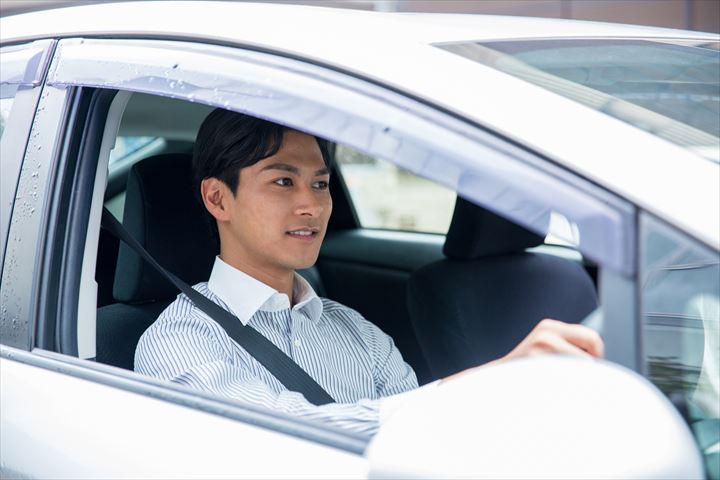 《港区》週払いOK・普通車での個人宅や施設への医師や看護師の送迎ドライバー！（Web面接OK・シニア活躍中）