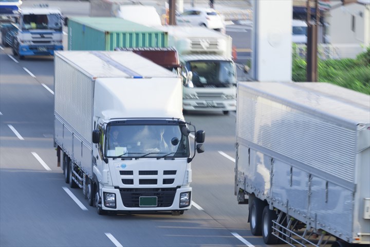 《長浜市》週払いOK・4ｔ増トン車でのアイスや冷凍食品のセンター間配送ドライバー！（Web面接OK・WワークOK）