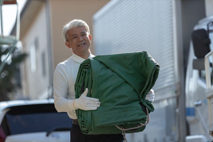 《貝塚市》週払いOK・4ｔ増トン車での工場等への金属加工品配送ドライバー！（高時給・2ヶ月程の短期）