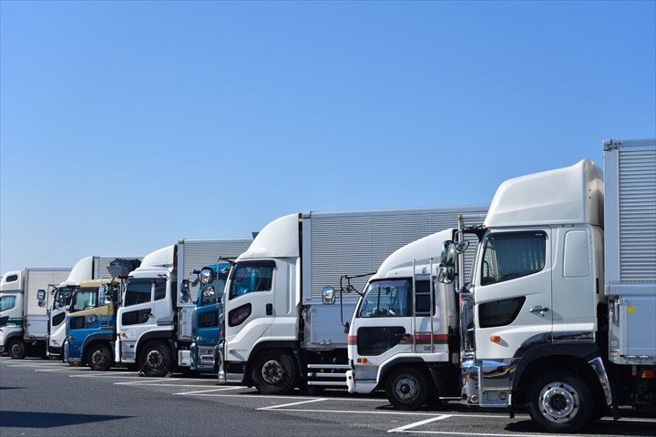 《佐波郡玉村町》週払いOK・4ｔ車での問屋や小売店などへの冷凍やチルド食品の集配ドライバー！（Web面接OK・週休2日）