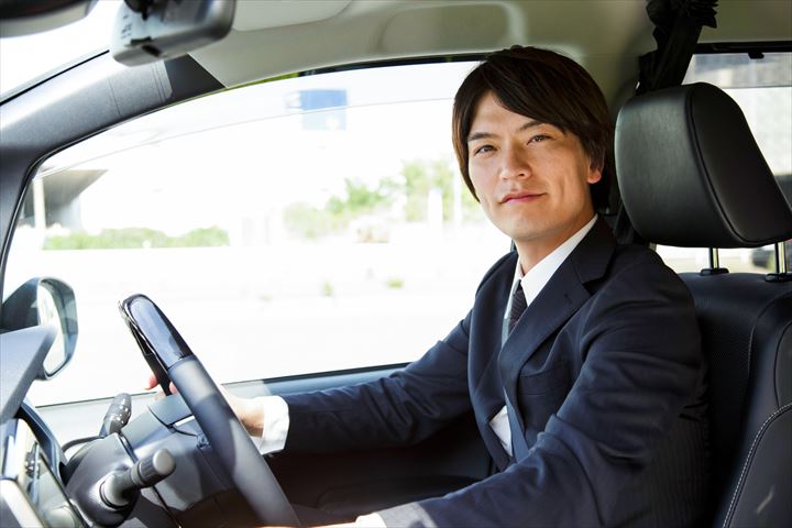 《仙台市若林区》週払いOK・普通車での営業の運転代行スタッフ！（シニア活躍・AT限定OK）