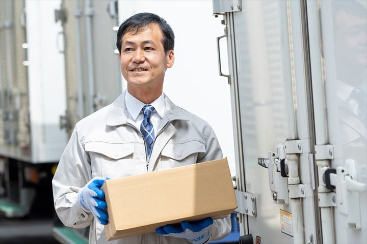 《相模原市中央区》週払いOK・2ｔ車での米飯商品の店舗配送ドライバー！（Web面接OK・高時給）