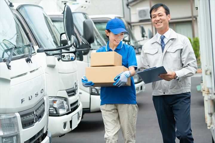 《下呂市》週払いOK・4ｔ車での企業向け一般貨物の配送ドライバー！（高時給・資格を活かす）