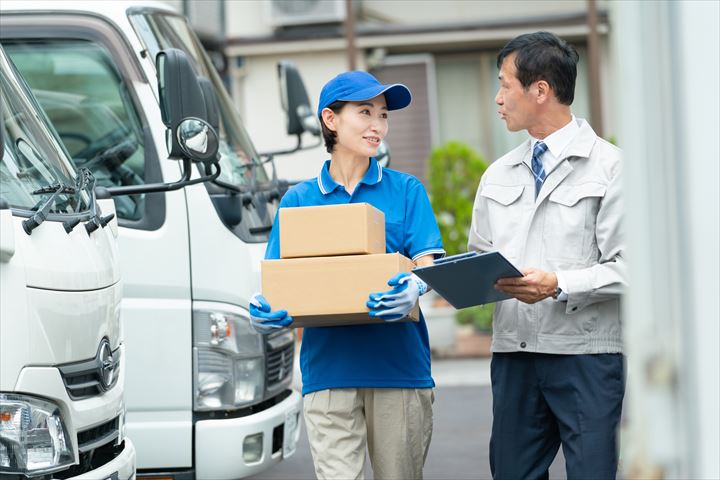 《横浜市緑区》週払いOK・3ｔ車でのフローズン商品の店舗配送ドライバー！（Web面接OK・超高収入）