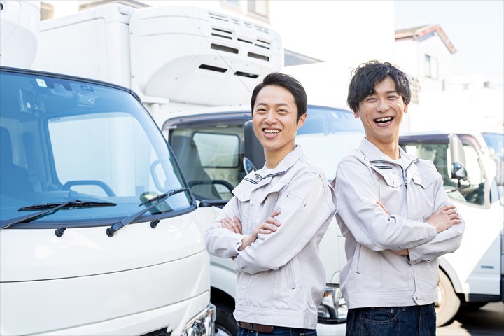 《射水市》週払いOK・4ｔ車でのパンの工場配送ドライバー！（Web面接OK・高収入）