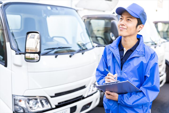 《高座郡寒川町》週払いOK・3ｔ又は4ｔ車での食品全般の店舗配送ドライバー！（Web面接OK・週休2日）