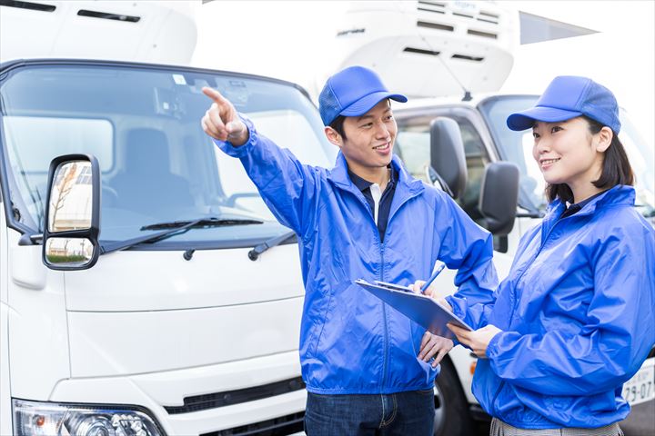 《横浜市瀬谷区》週払いOK・4ｔ車でのスーパーへの食品配送ドライバー！（Web面接OK・高収入）